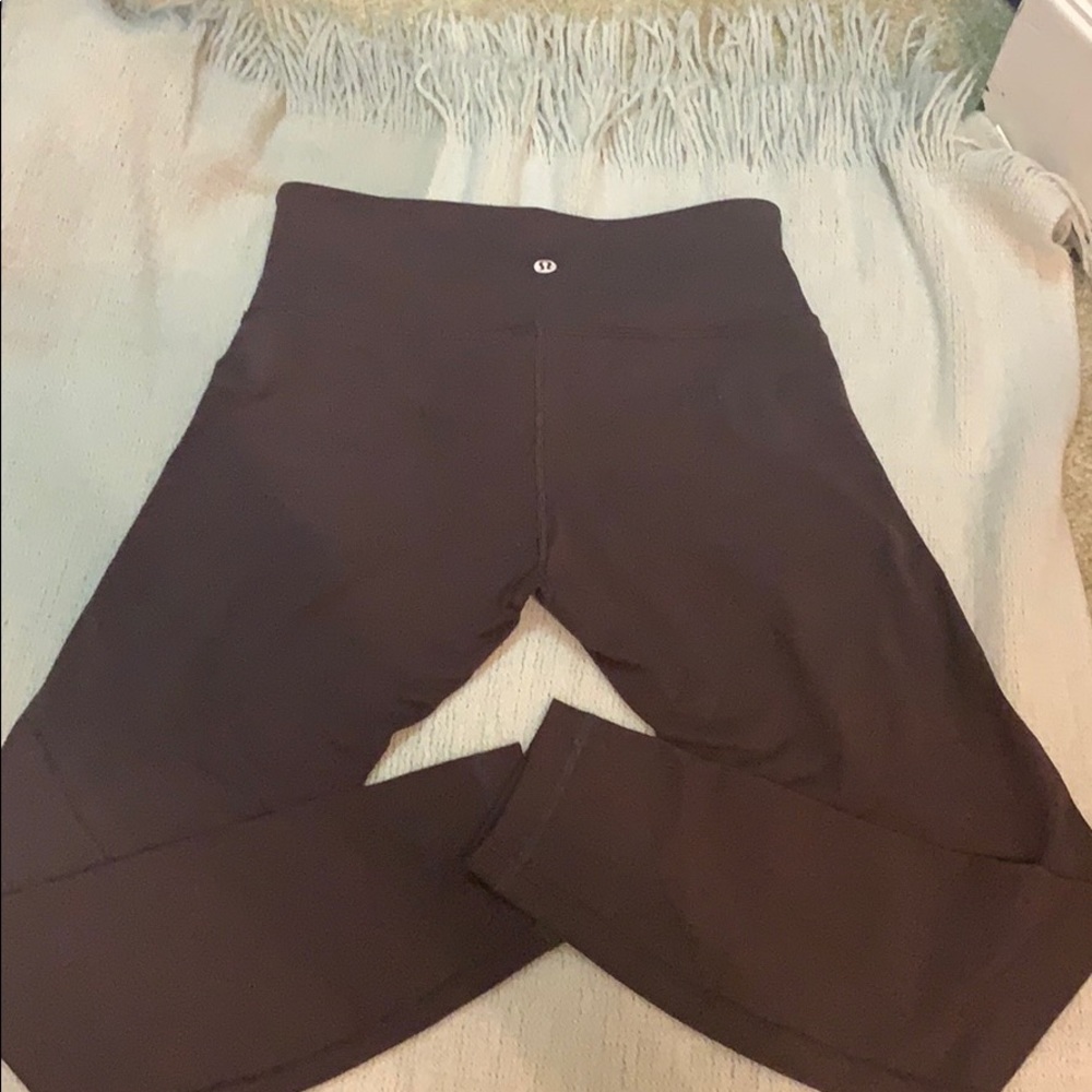 Lululemon low rise winder under size 6